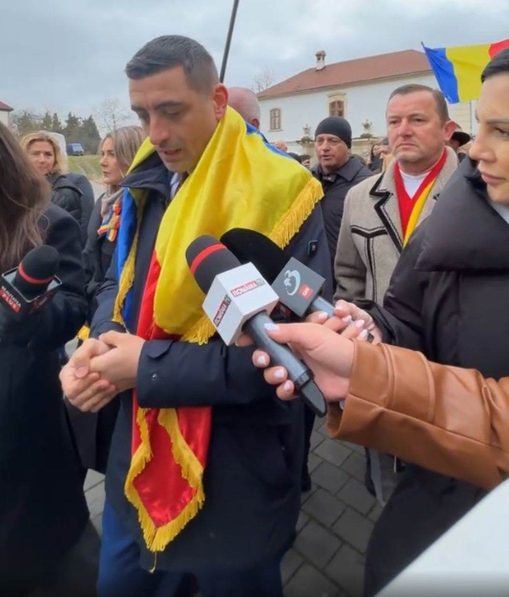George Simion, primit cu aplauze la ceremonile din Alba Iulia